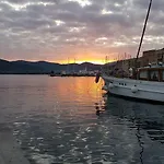 Italia 2*
