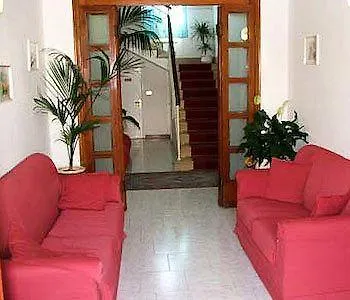 Italia فندق